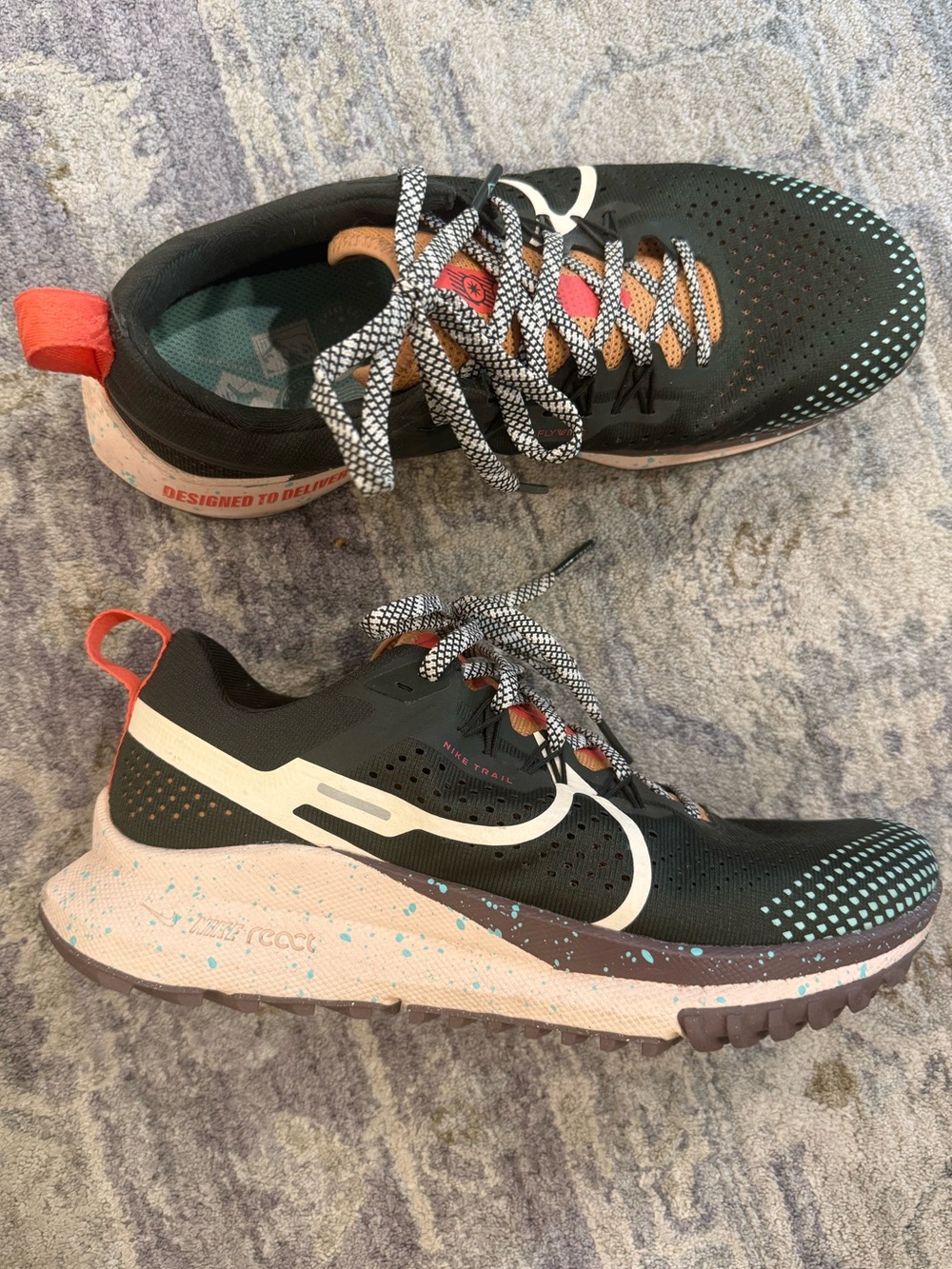 Nike Women’s Black Athletic Shoes with Coral and Mint Accents Size 8.5